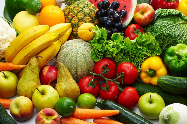 Ăn nhiều rau xanh, trái cây chứa vitamin C
