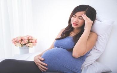 Mang thai khó đi đại tiện có nguy hiểm không?