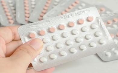 Lý giải hiện tượng Rối loạn kinh nguyệt sau khi uống thuốc tránh thai có nguy hiểm không ?