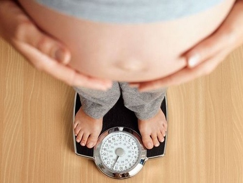 Bà bầu giảm cân: Dấu hiệu sắp sinh trước 1 tuần